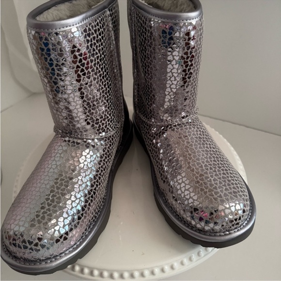 UGG Metallic Silver Boots - Picture 5 of 7